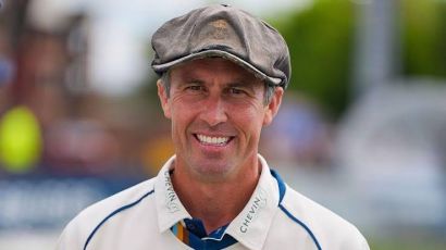 Wayne Madsen Commits to Derbyshire for 19th Season With New 2027 Deal
